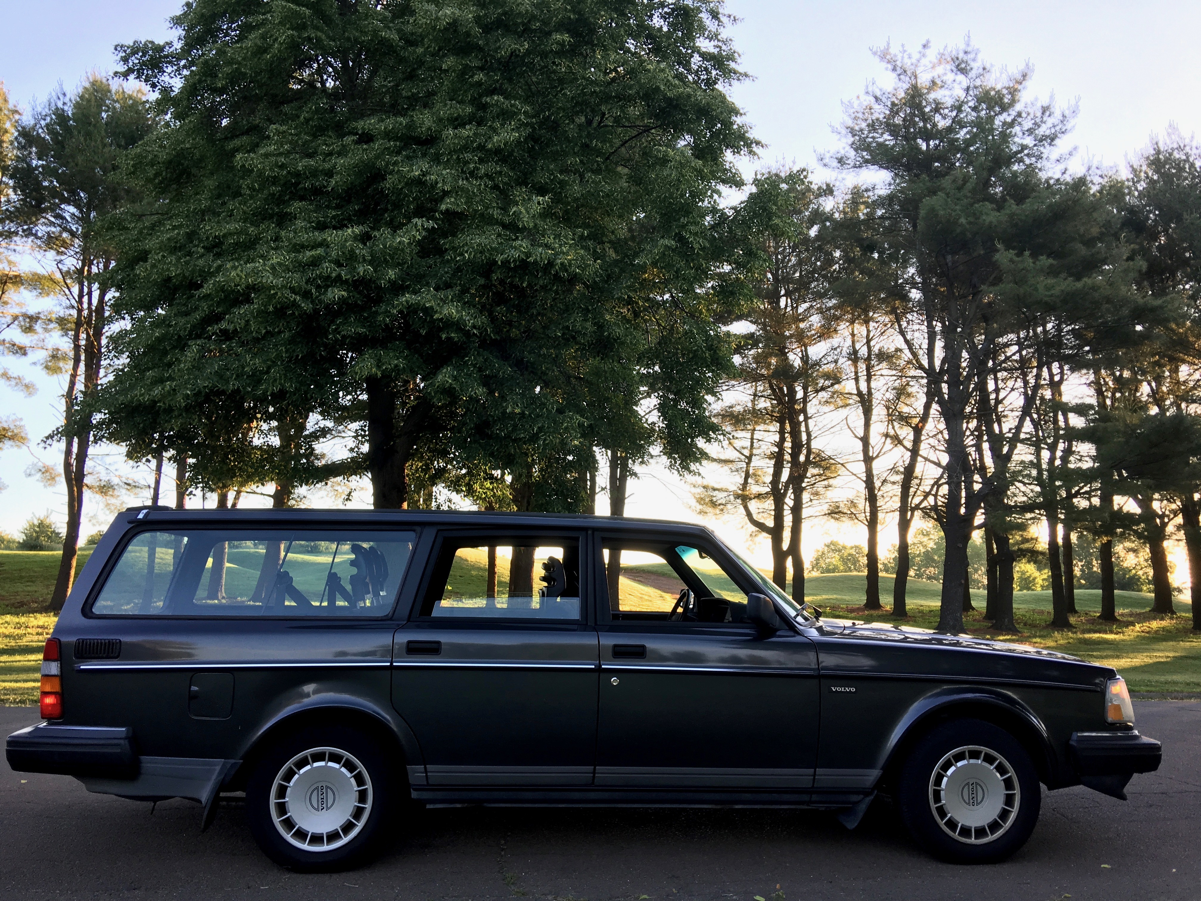 1993 Volvo 240 Wagon – 2.3L B230F Inline-Four, 4-Speed Automatic, Long-Term Original-Owner Car — photo 4
